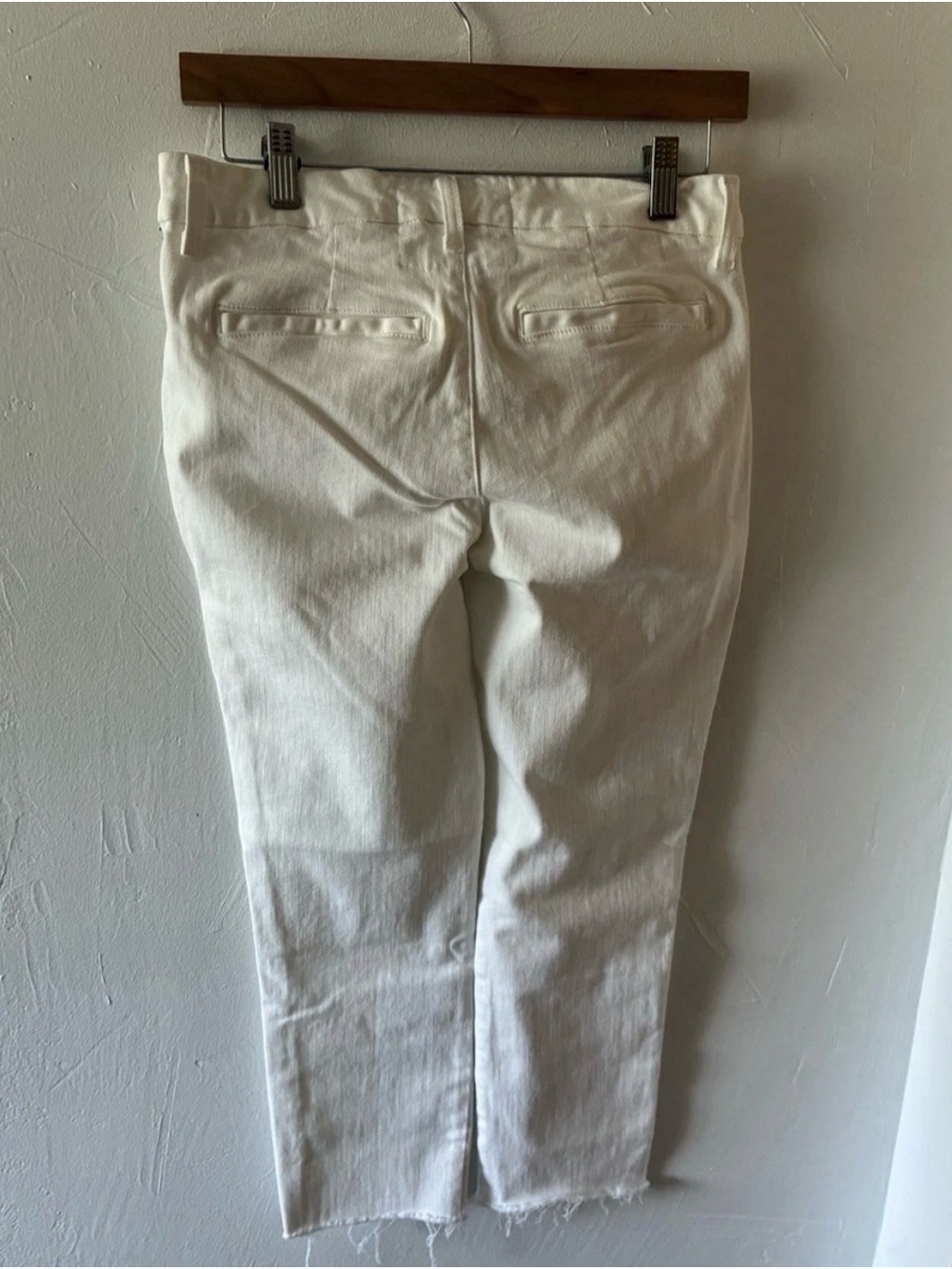 Frank & Eileen Wicklow White Cropped Jeans Raw Hem EUC - Picture 3 of 5